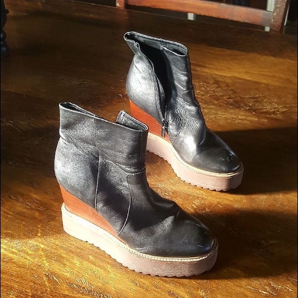 Shoes - Italian wedg y boot